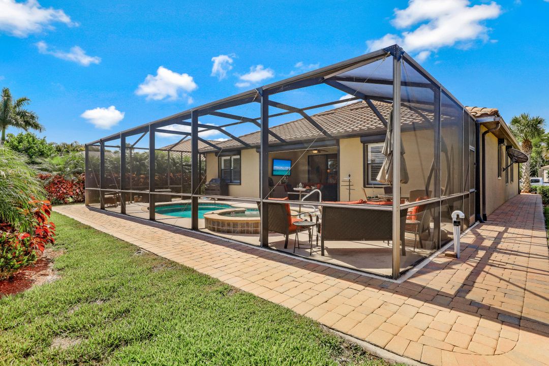 3830 Treasure Cove Cir, Naples, FL 34114