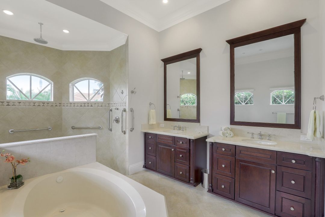 268 Edgewater Ct, Marco Island, FL 34145