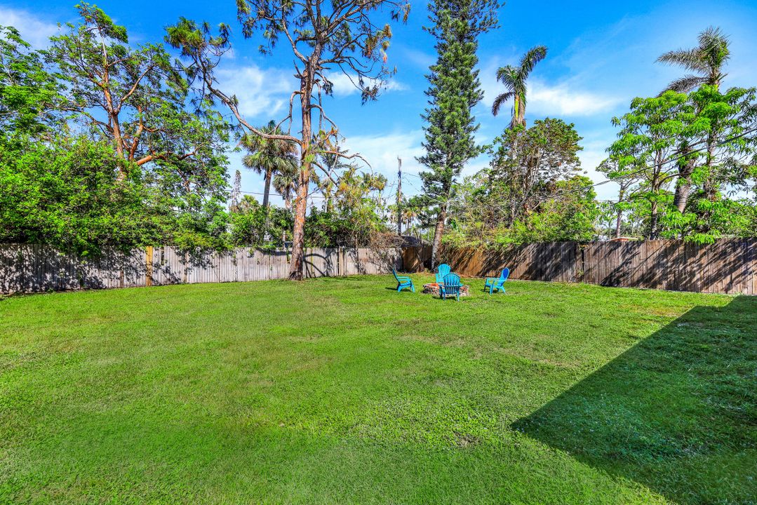 1239 Cooper Dr, Naples, FL 34103