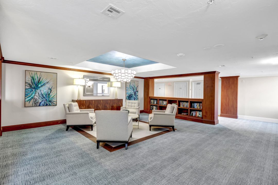 6075 Pelican Bay Blvd #406, Naples, FL 34108