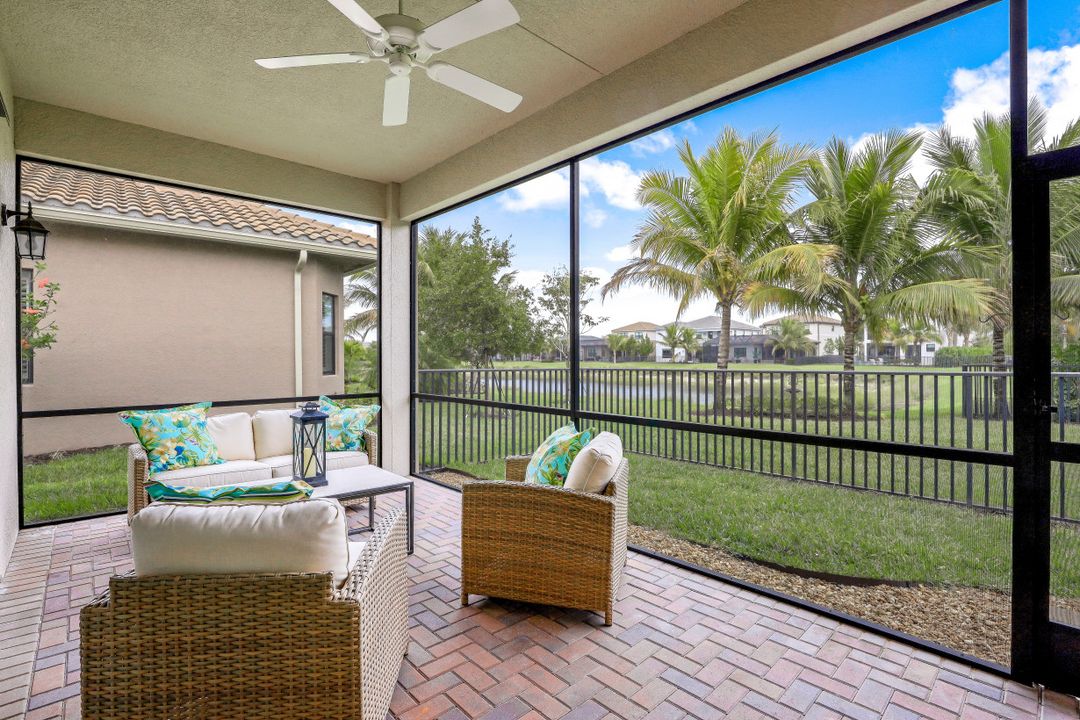 4554 Luminary Ave, Naples, FL 34119