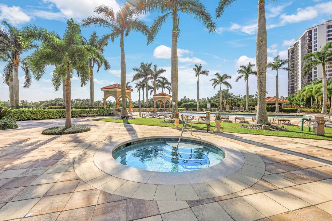1060 Borghese Ln #1406, Naples, FL 34114