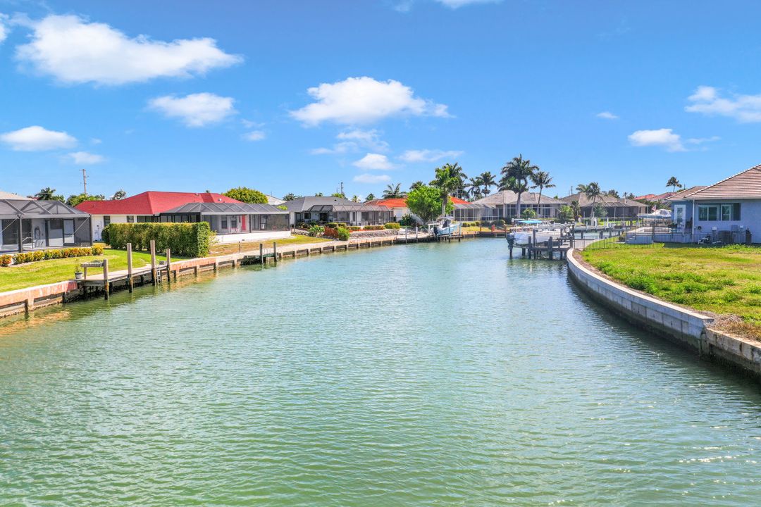 919 Juniper Ct, Marco Island, FL 34145