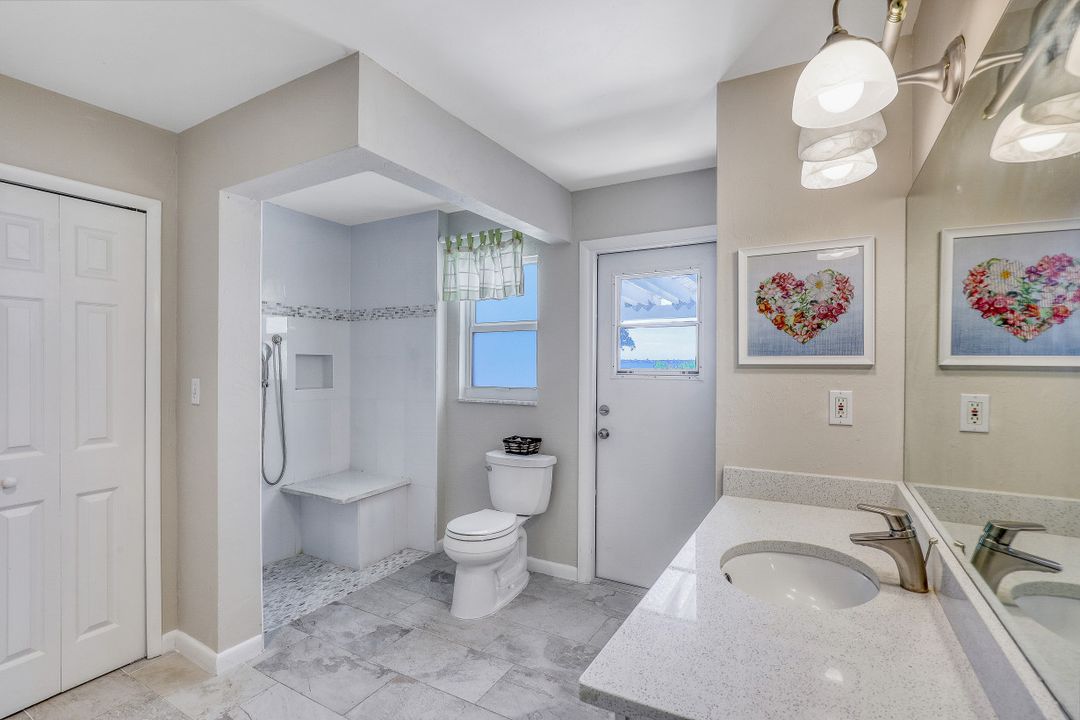 256 Bayshore Dr, Cape Coral, FL 33904