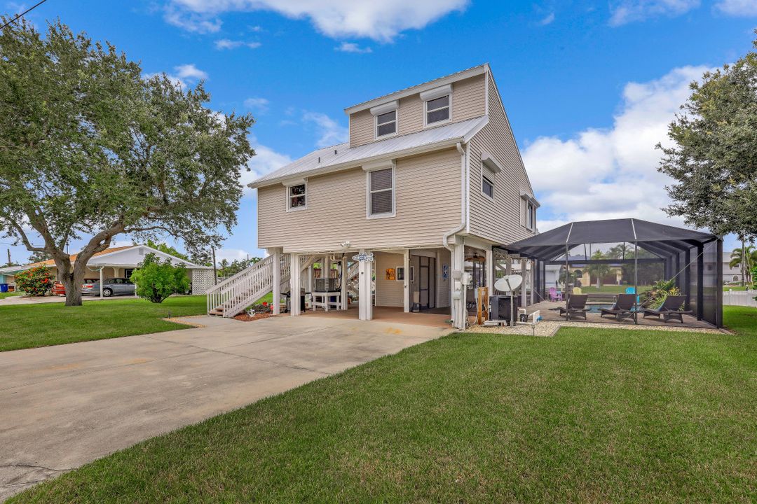 3668 Clipper Ln, Saint James City, FL 33956