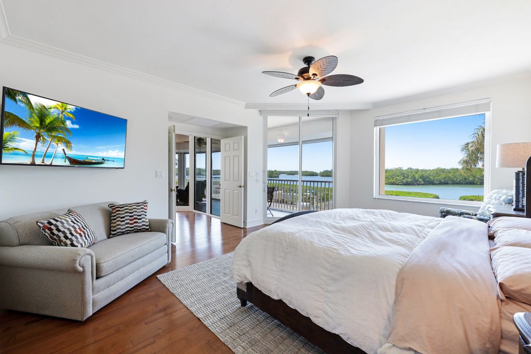 445 Dockside Dr ##201, Naples, FL 34110