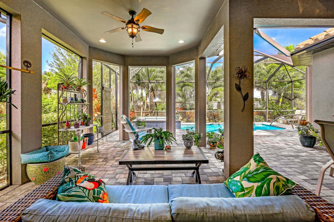 8447 Palacio Terrace W, Naples, FL 34114