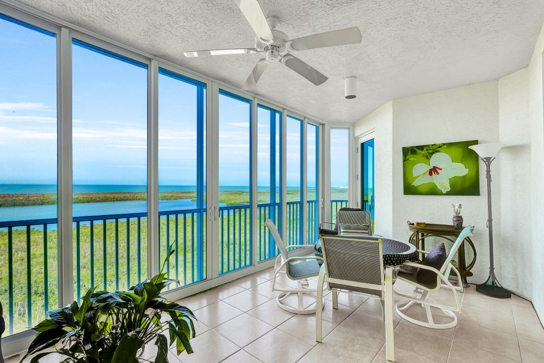 265 Indies Way #1404, Naples, FL 34110