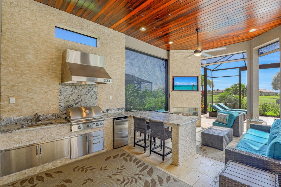 9392 Rapallo St, Naples, FL 34119