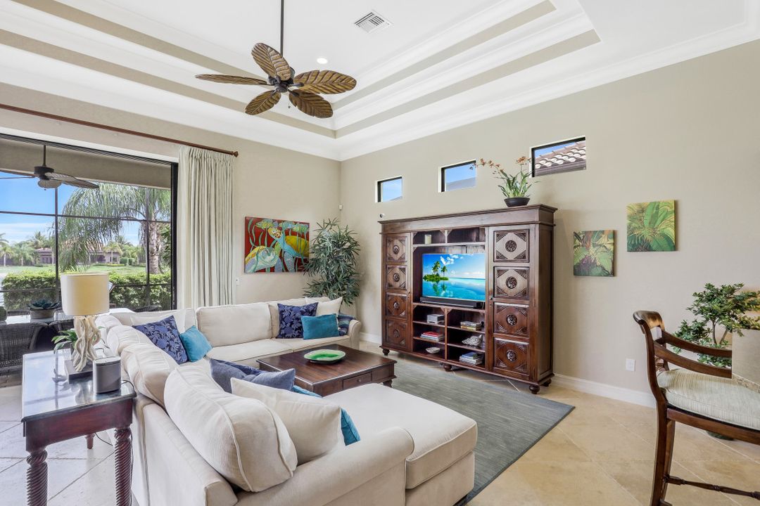 6512 Costa Cir, Naples, FL 34113