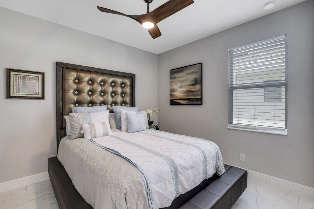 8961 Mustique Ln, Naples, FL 34114