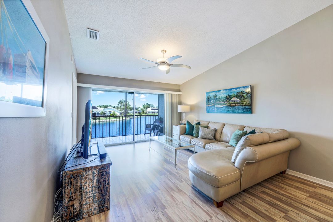 810 New Waterford Dr #201, Naples, FL 34104