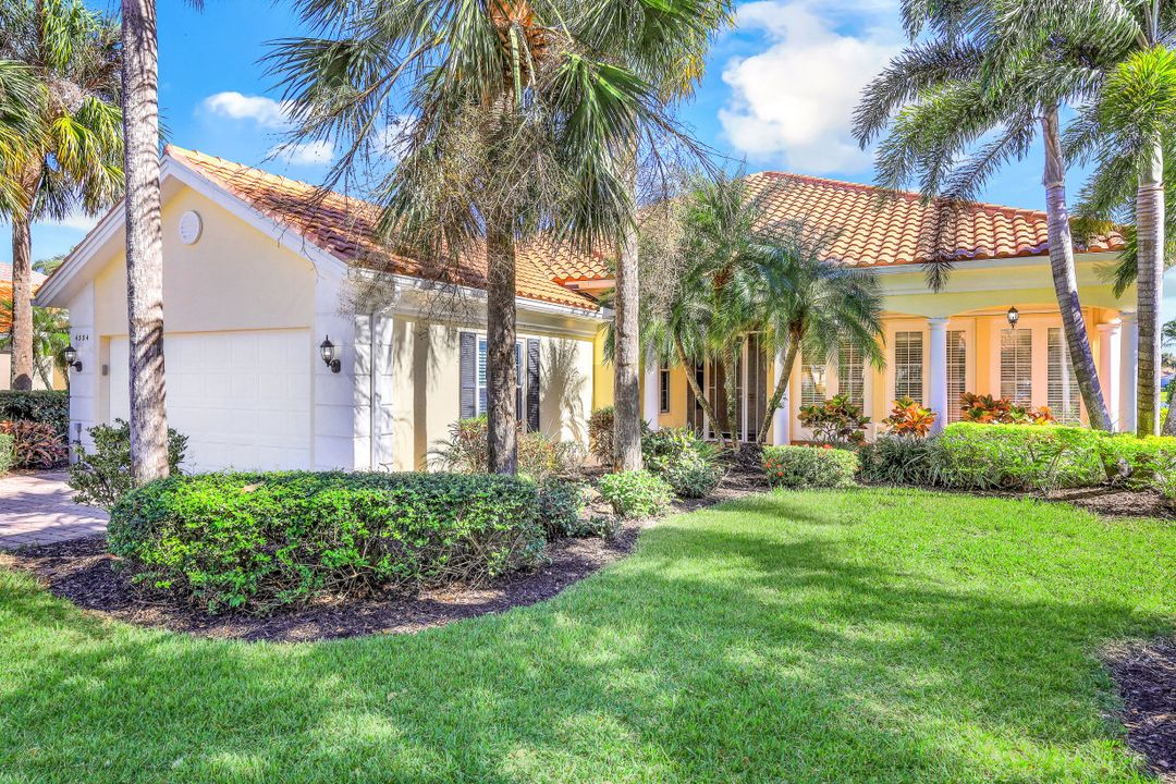 4334 Queen Elizabeth Way, Naples, FL 34119