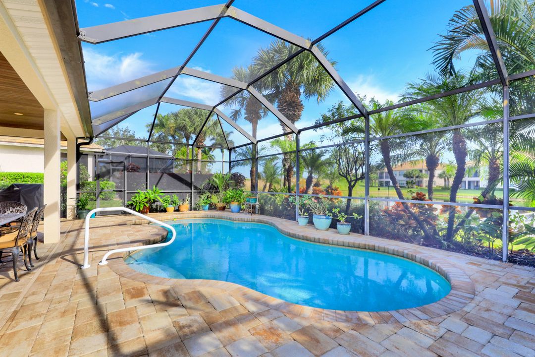 8806 Spinner Cove Ln, Naples, FL 34120