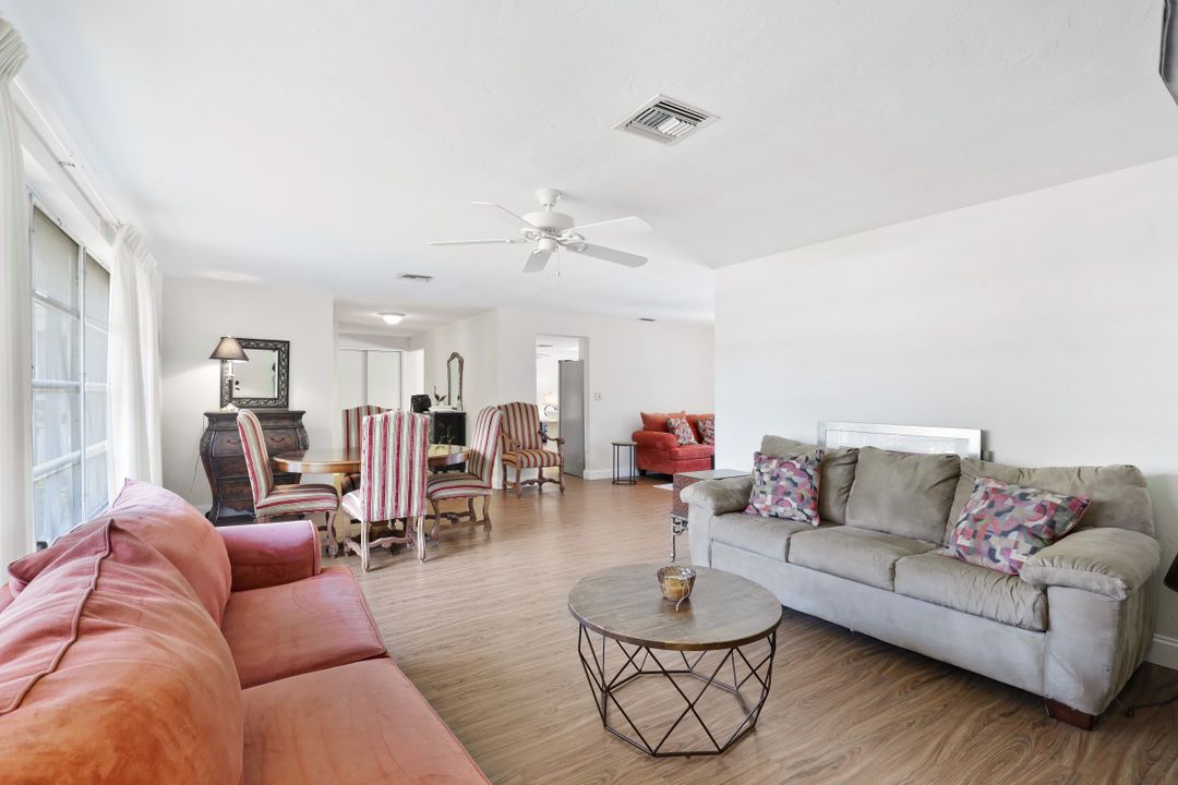 139 Bayview Ave, Naples, FL 34108