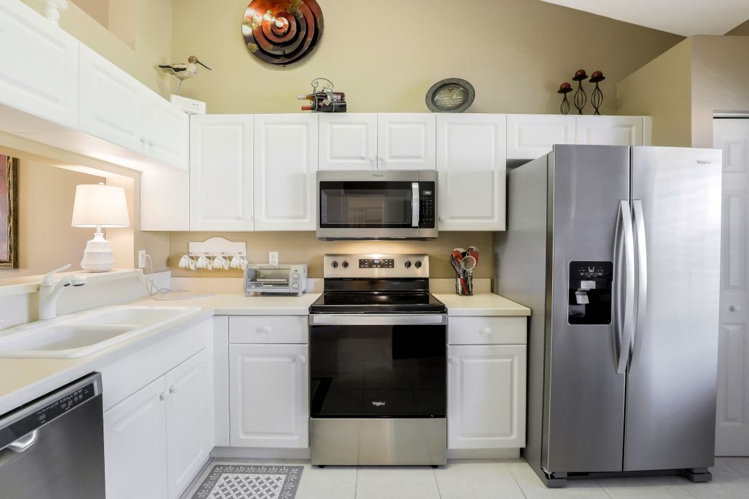 6650 Huntington Lakes Cir #203, Naples, FL 34119