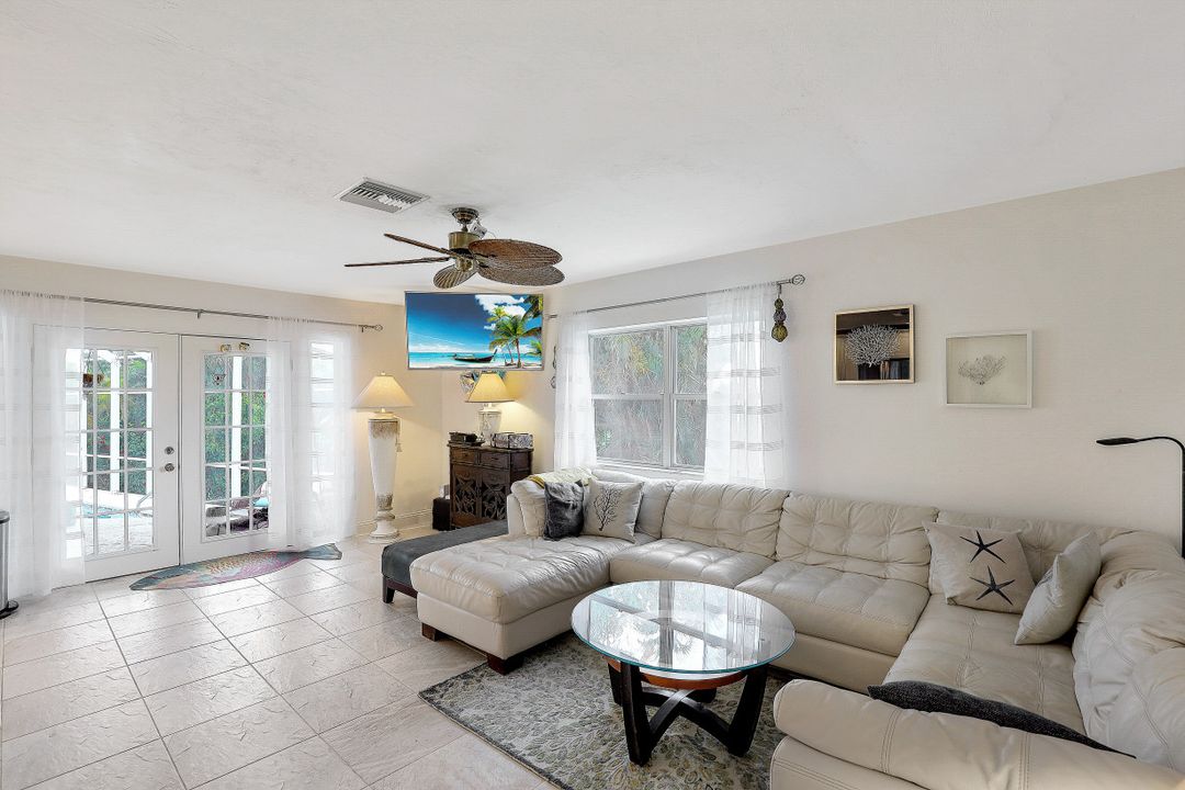 1570 Villa Ct, Marco Island, FL 34145