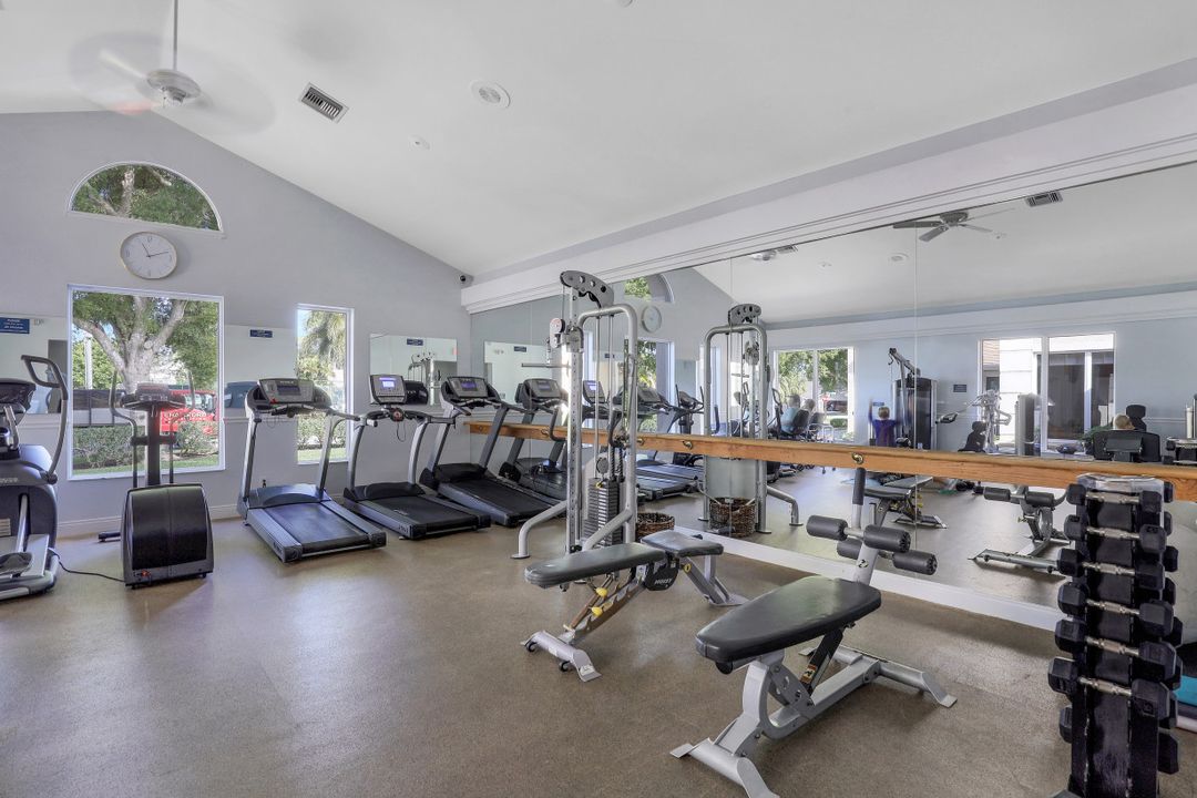 1812 Piccadilly Circus, Naples, FL 34112