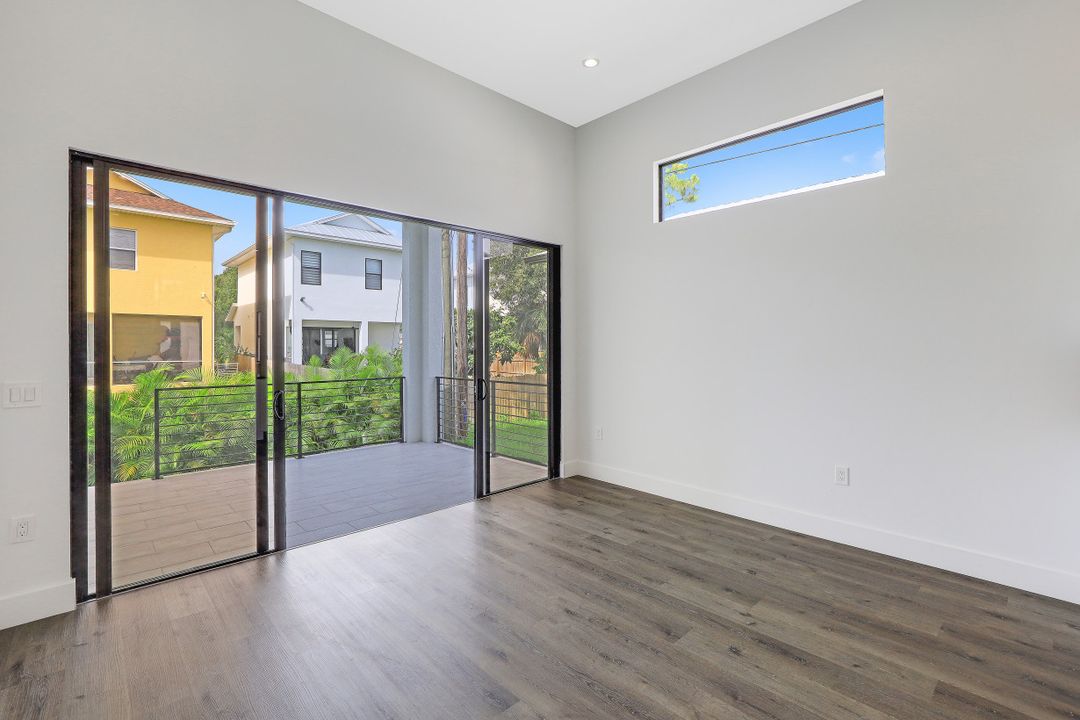 3013 Lunar St, Naples, FL 34112