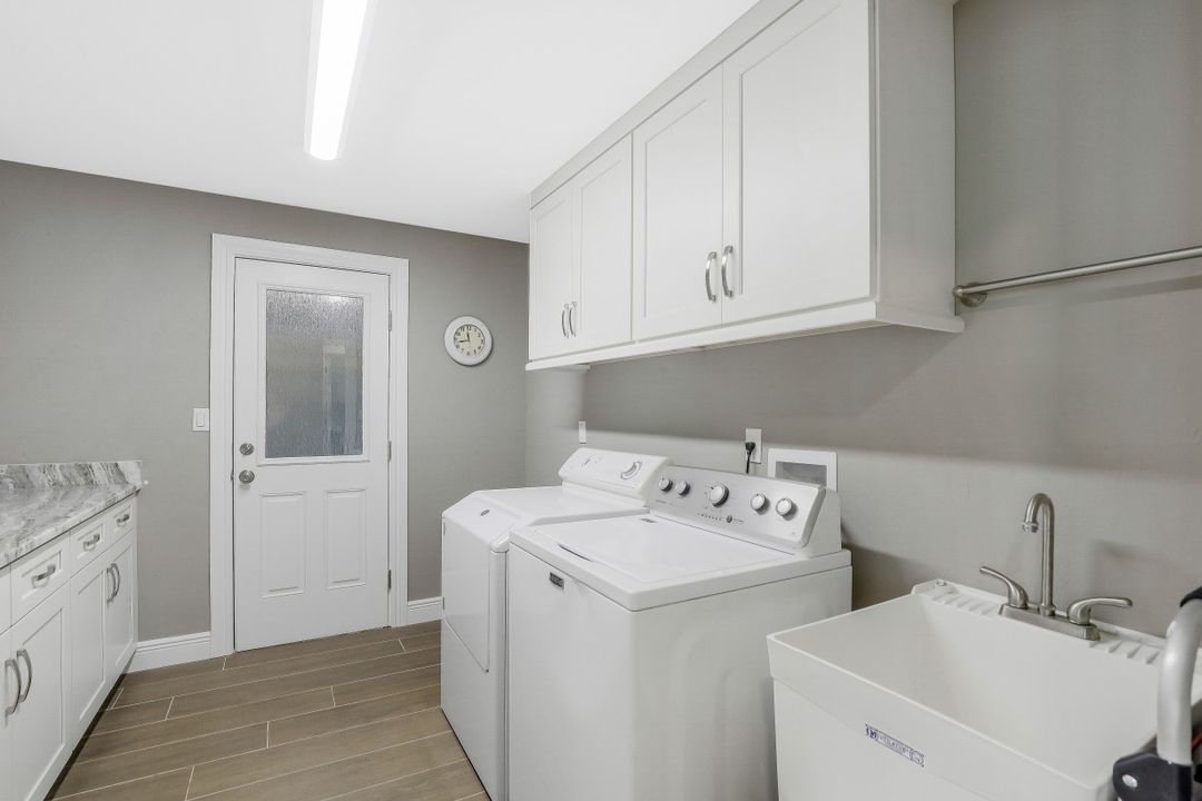 166 Hollyhock Ct, Marco Island, FL 34145