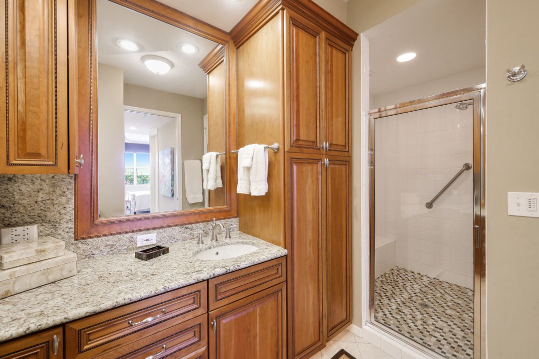 410 Flagship Dr #604, Naples, FL 34108