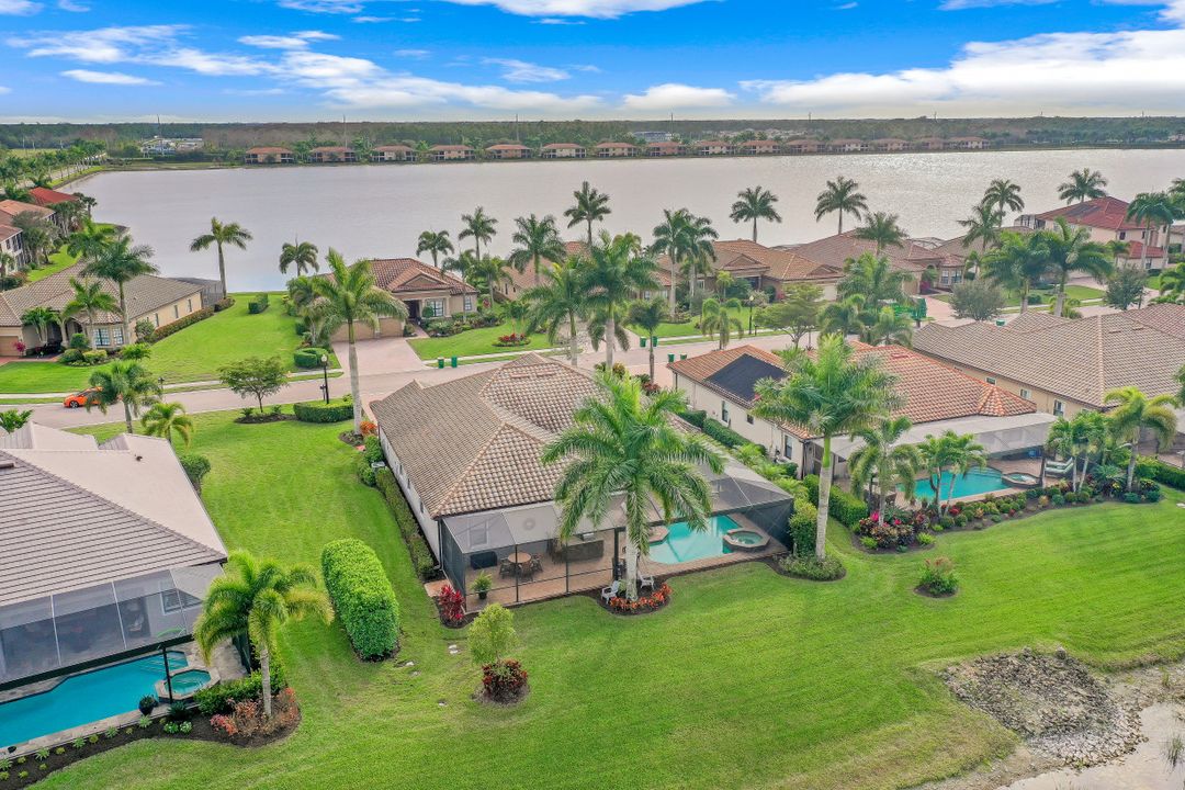 10153 Biscayne Bay Ln, Naples, FL 34120