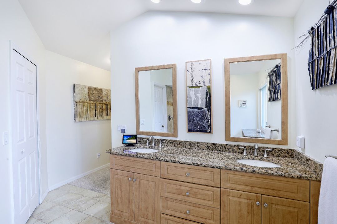 12724 Hunters Ridge Dr, Bonita Springs, FL 34135