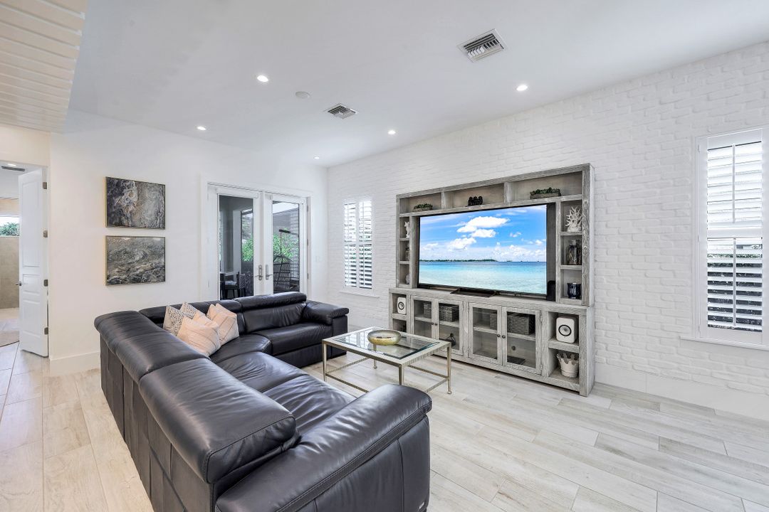 14167 Nautica Ct, Naples, FL 34114