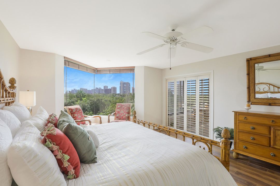 5555 Heron Point Dr #402, Naples, FL 34108