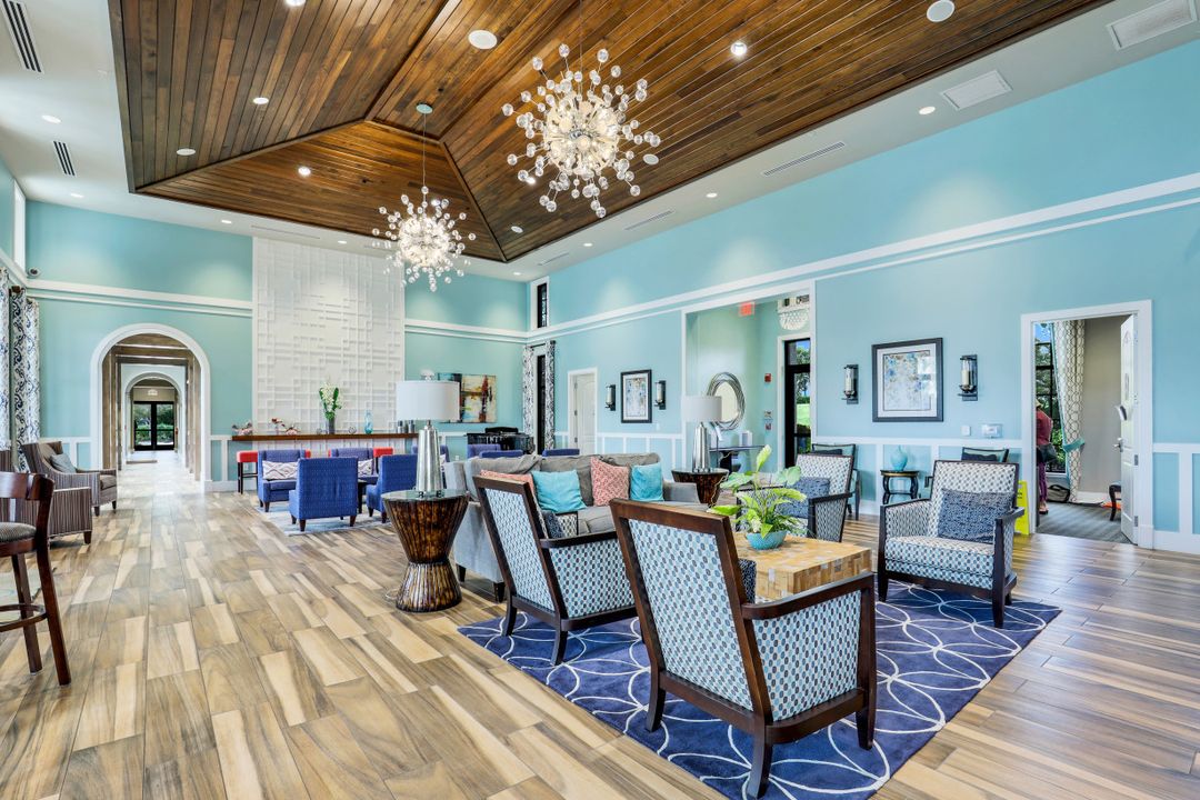 2149 Frangipani Cir #101, Naples, FL 34120