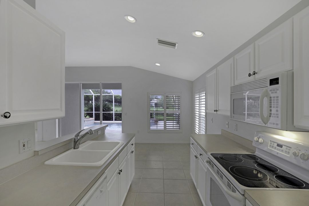 2432 Woodbourne Pl, Cape Coral, FL 33991
