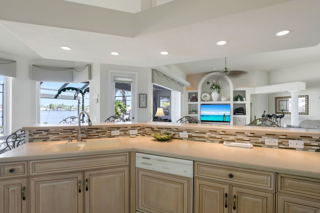 5219 SW 5th Pl, Cape Coral, FL 33914