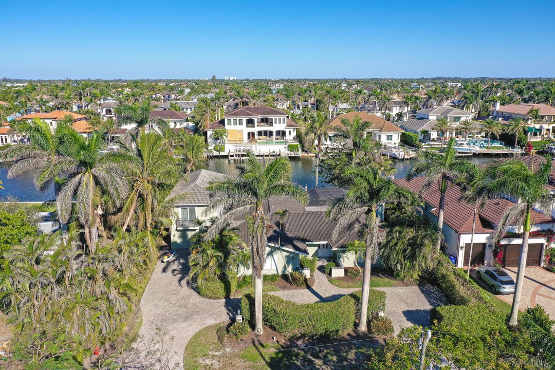 1935 5th St S, Naples, FL 34102