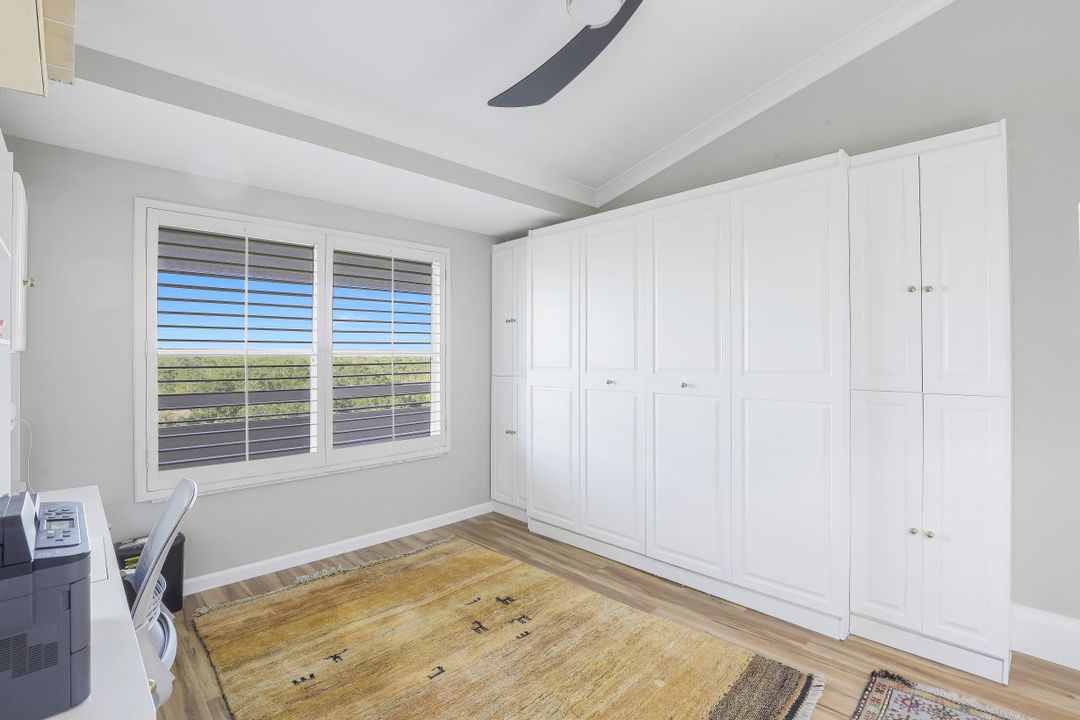 360 Horse Creek Dr #502, Naples, FL 34110