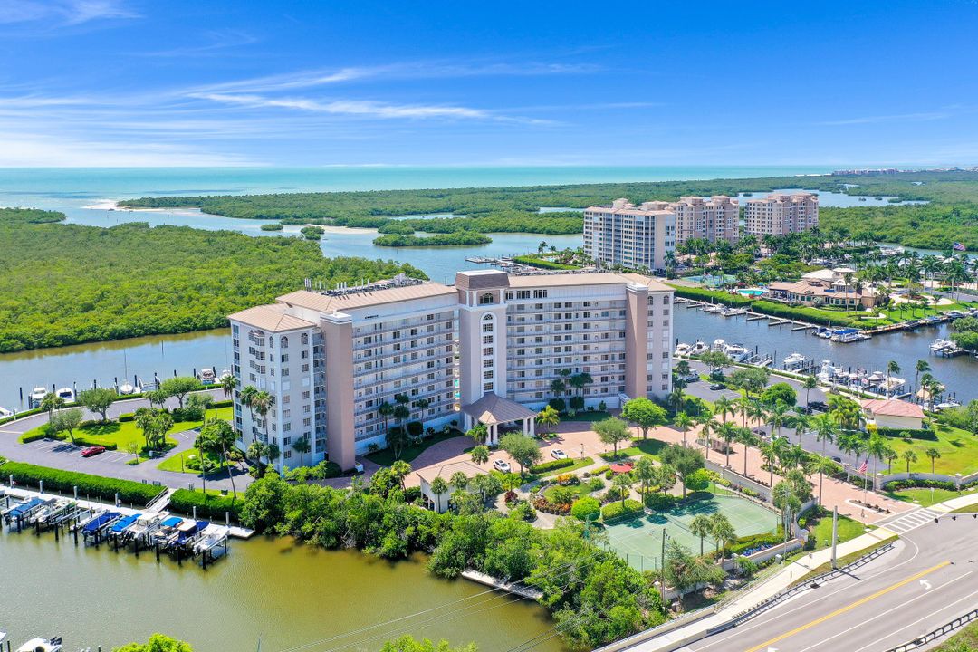 13105 Vanderbilt Dr #408, Naples, FL 34110