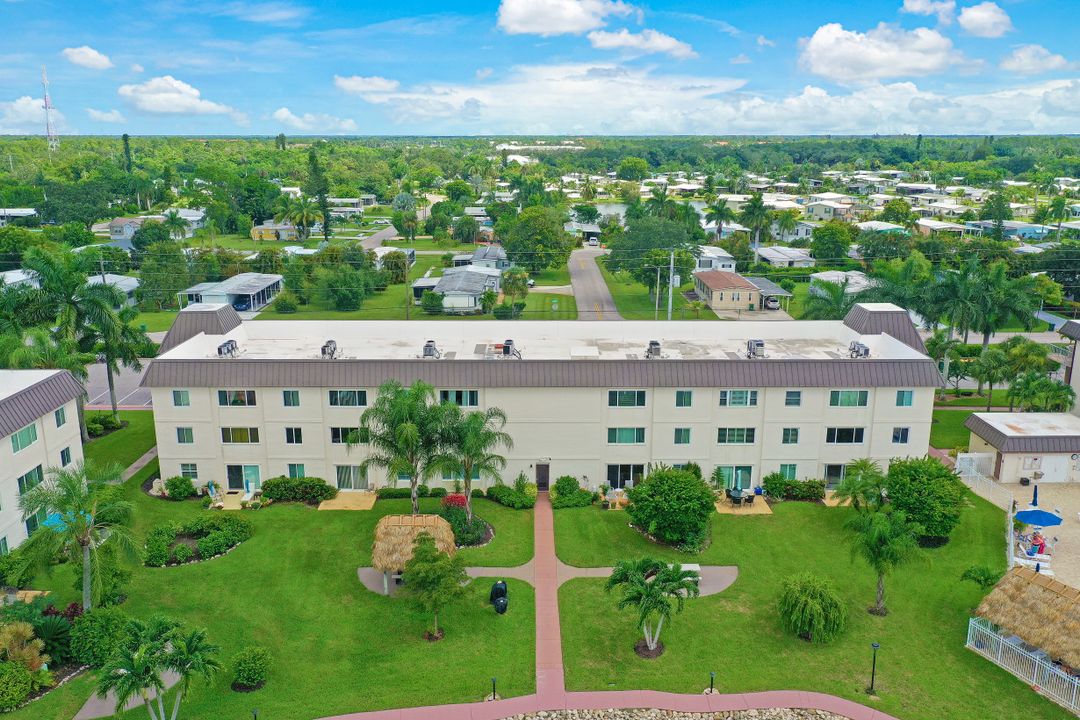 1010 Manatee Rd #B201, Naples, FL 34114