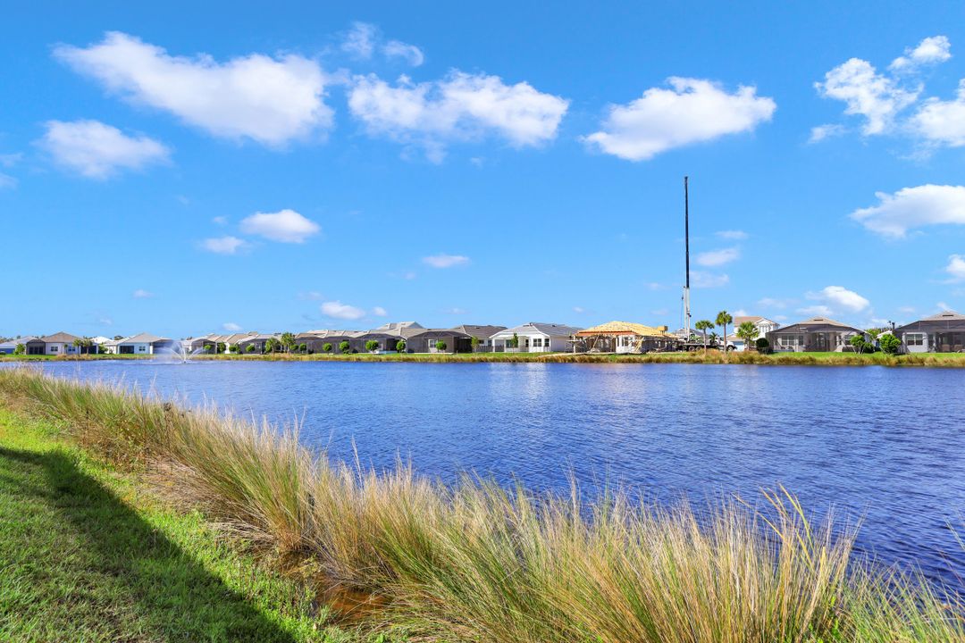 8961 Mustique Ln, Naples, FL 34114