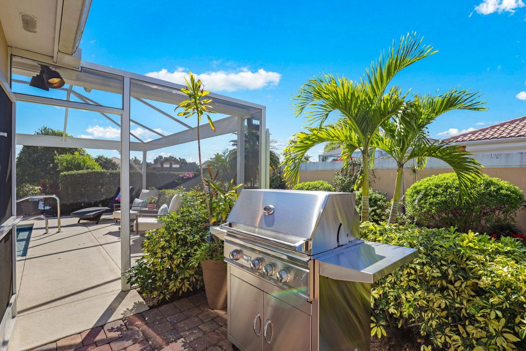 8404 Borboni Ct, Naples, FL 34114