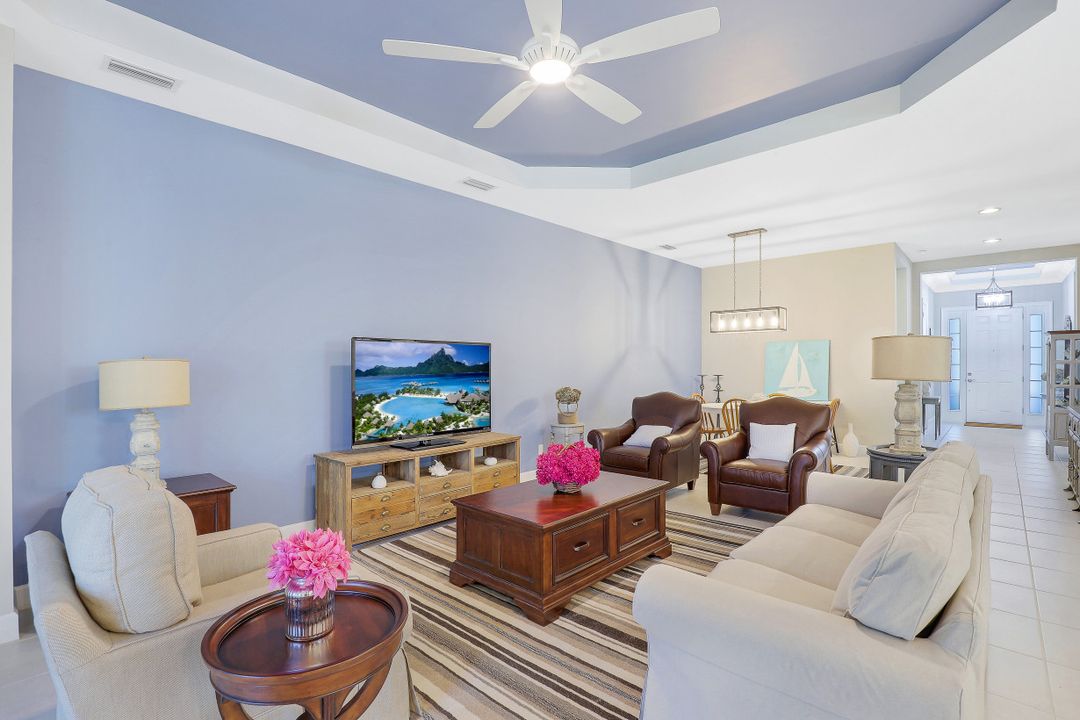 8458 Sevilla Ct, Naples, FL 34114