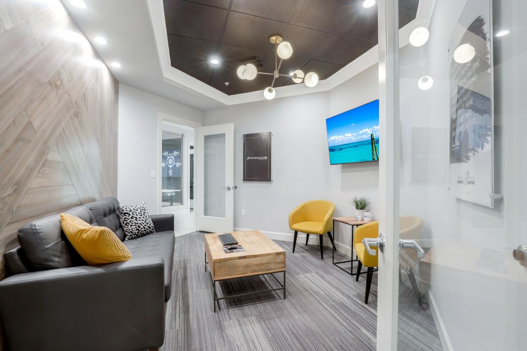 9015 Strada Stell Ct #104, Naples, FL 34109