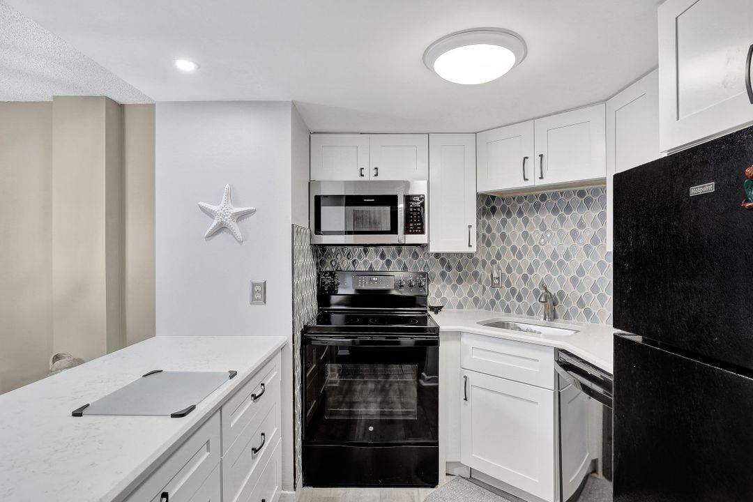 1 Bluebill Ave #709, Naples, FL 34108