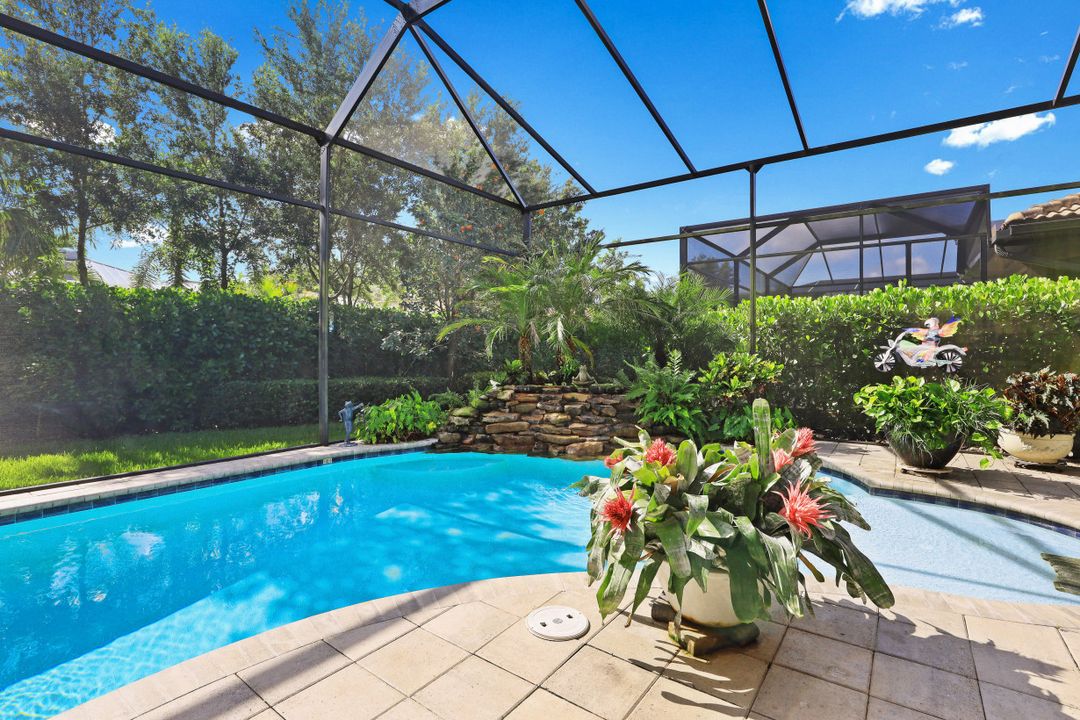 10102 Palazzo Dr, Naples, FL 34119