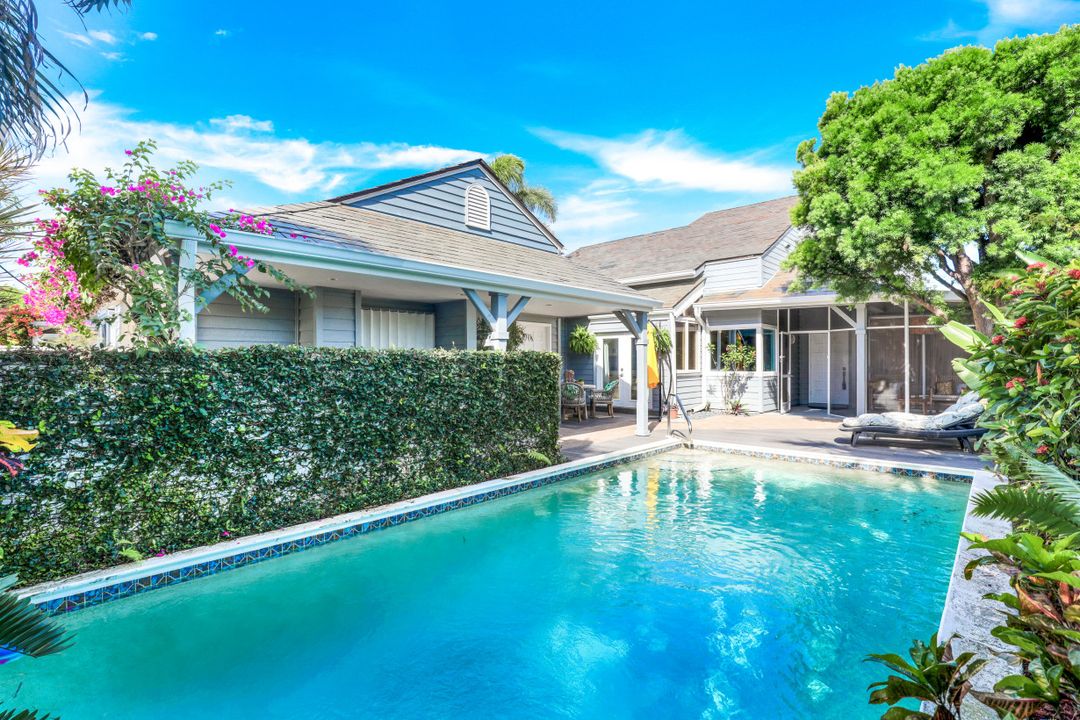 651 Bridge Way Ln, Naples, FL 34108