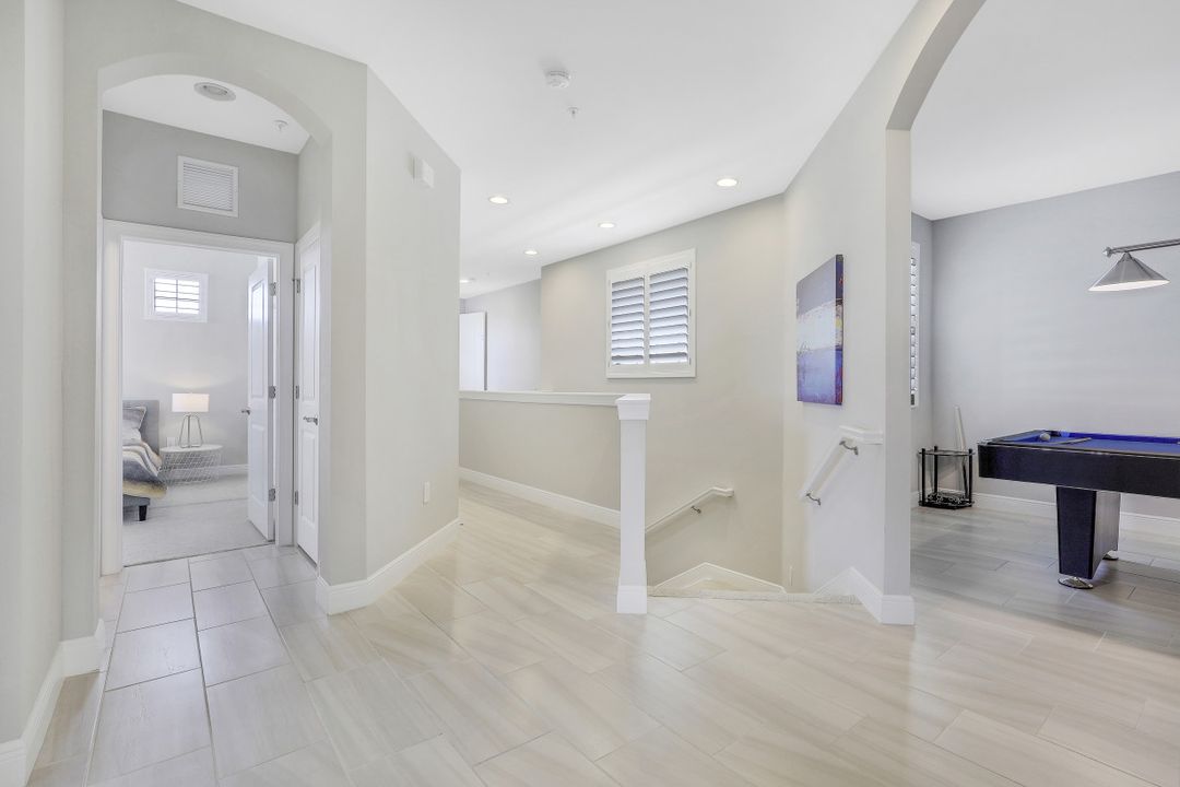 2185 Frangipani Cir, Naples, FL 34120