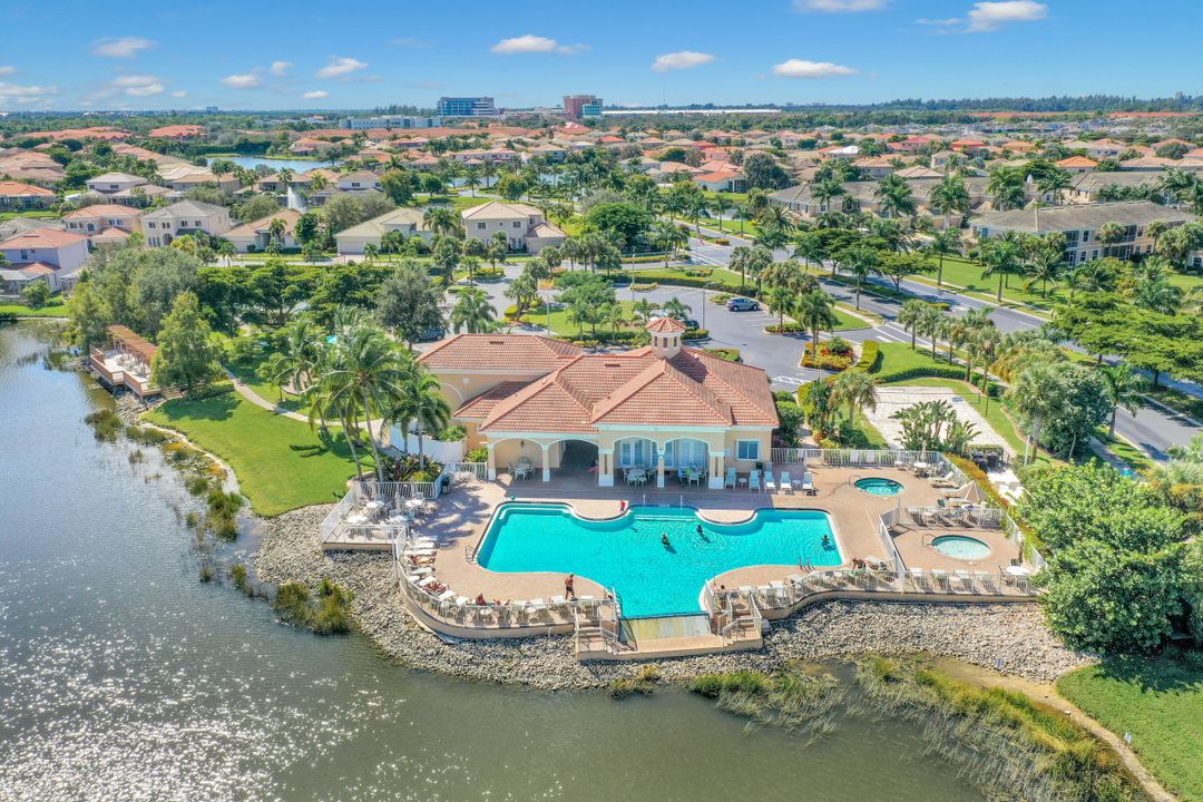 9290 Paseo De Valencia St, Fort Myers, FL 33908