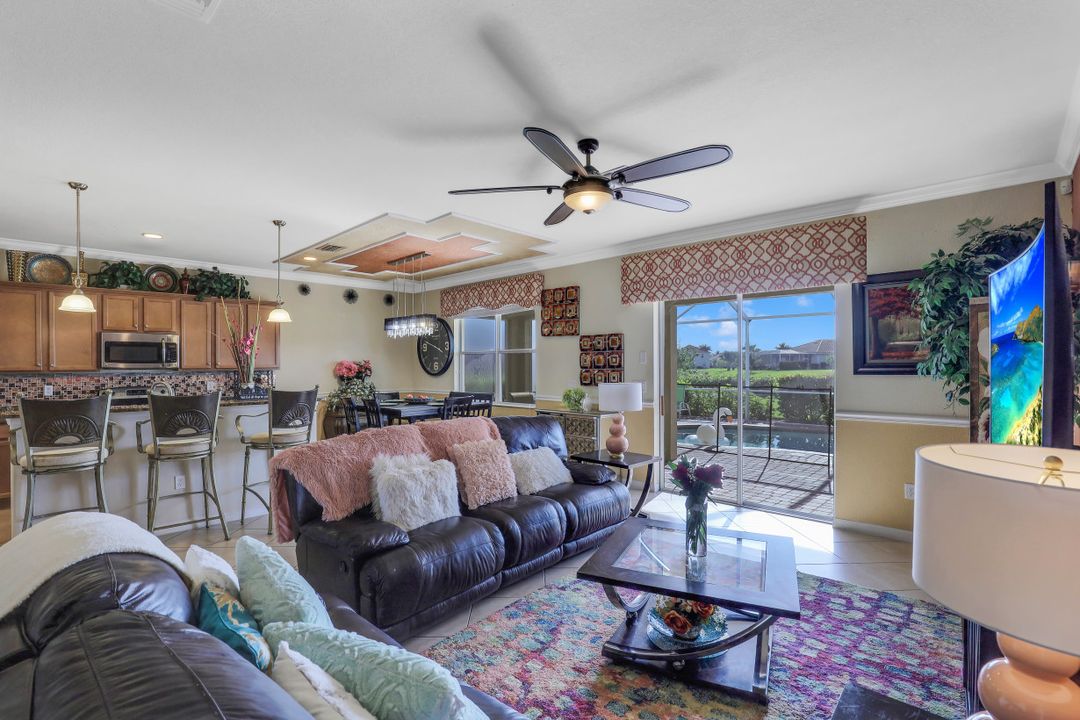 14832 Canton Ct, Naples, FL 34114