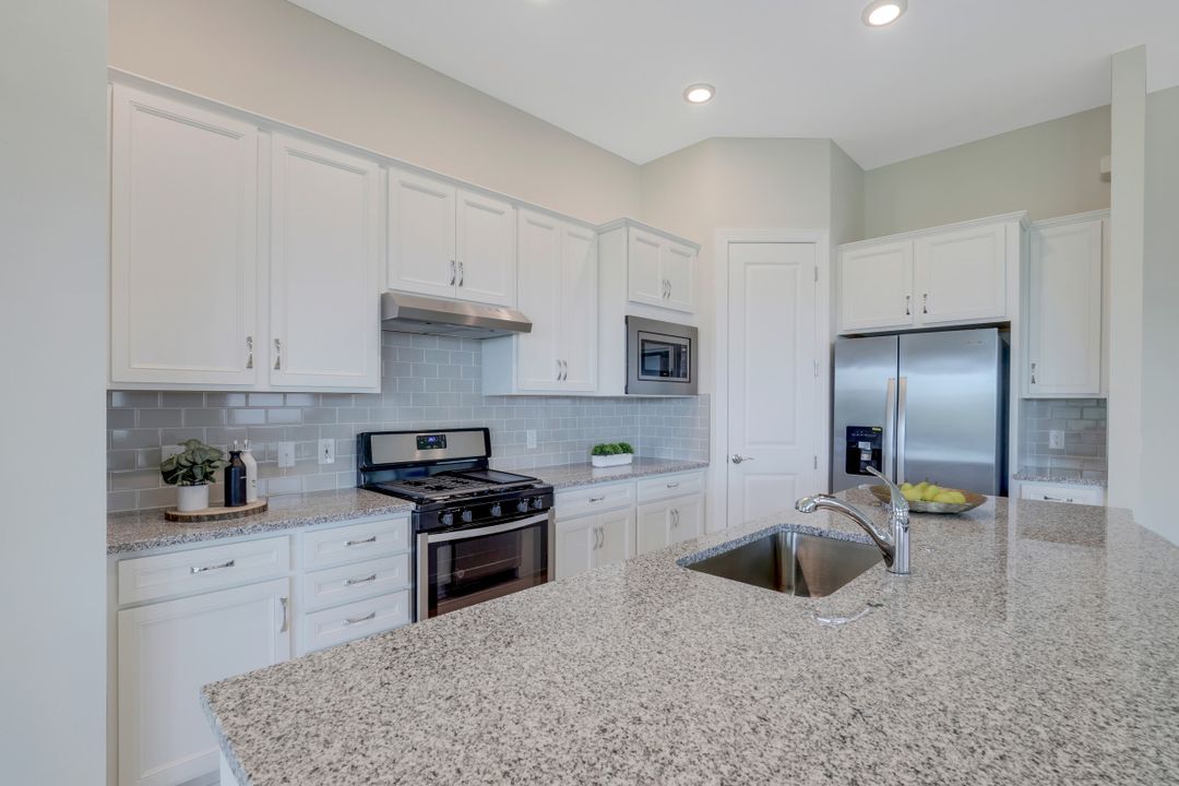 19080 Marquesa Dr, Fort Myers, FL 33913