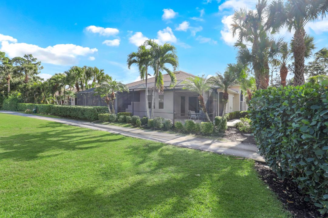 12651 Fox Ridge Dr, Bonita Springs, FL 34135