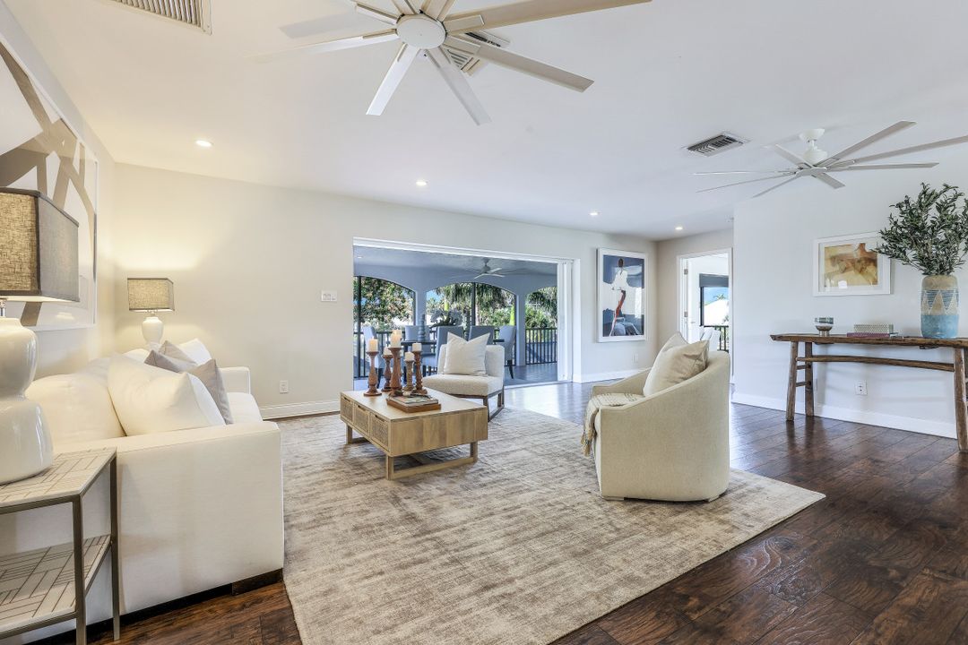 2631 Shoreview Dr, Naples, FL 34112