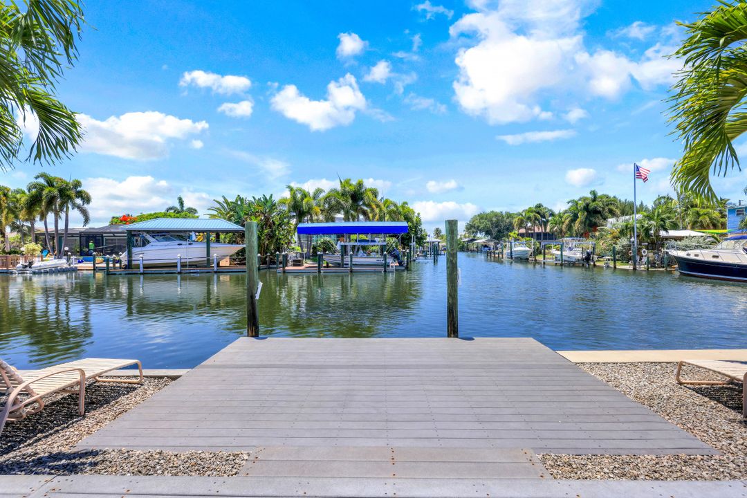 2471 Oleander St, Saint James City, FL 33956